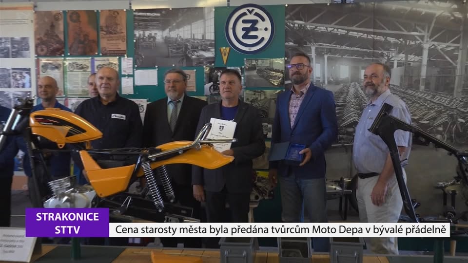 Ředitelka strakonické mateřské a základní školy speciální Martina Košťálová převzala ocenění
